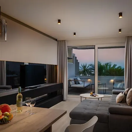 Beachfront سبليت