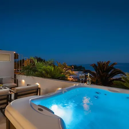 Beachfront شقة *